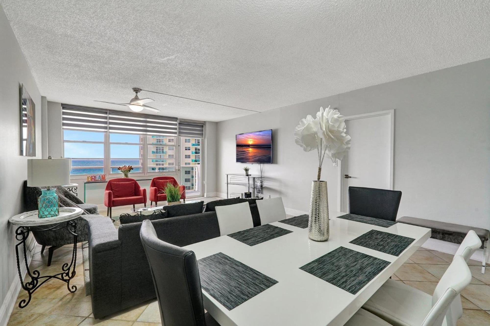 Flip Flop Paradise In Hollywood Florida Extérieur photo